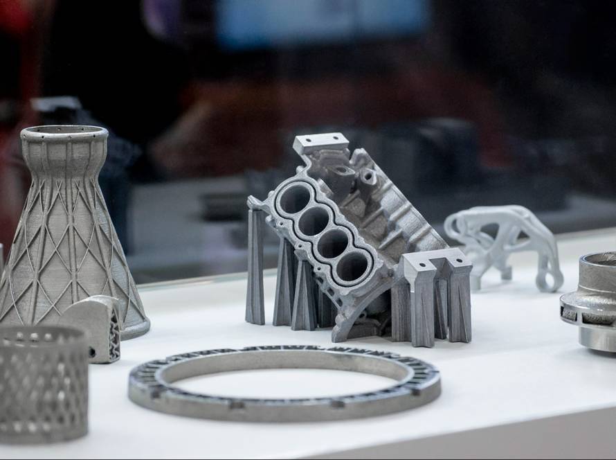 Metalinės 3D spausdintos pramoninės detalės ir komponentai